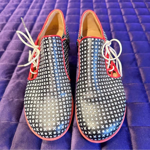 Fluevog Enneagram Receptive Shoe with Side Lace in Black/Red ๐ค๐คโค๏ธ - Picture 2 of 12